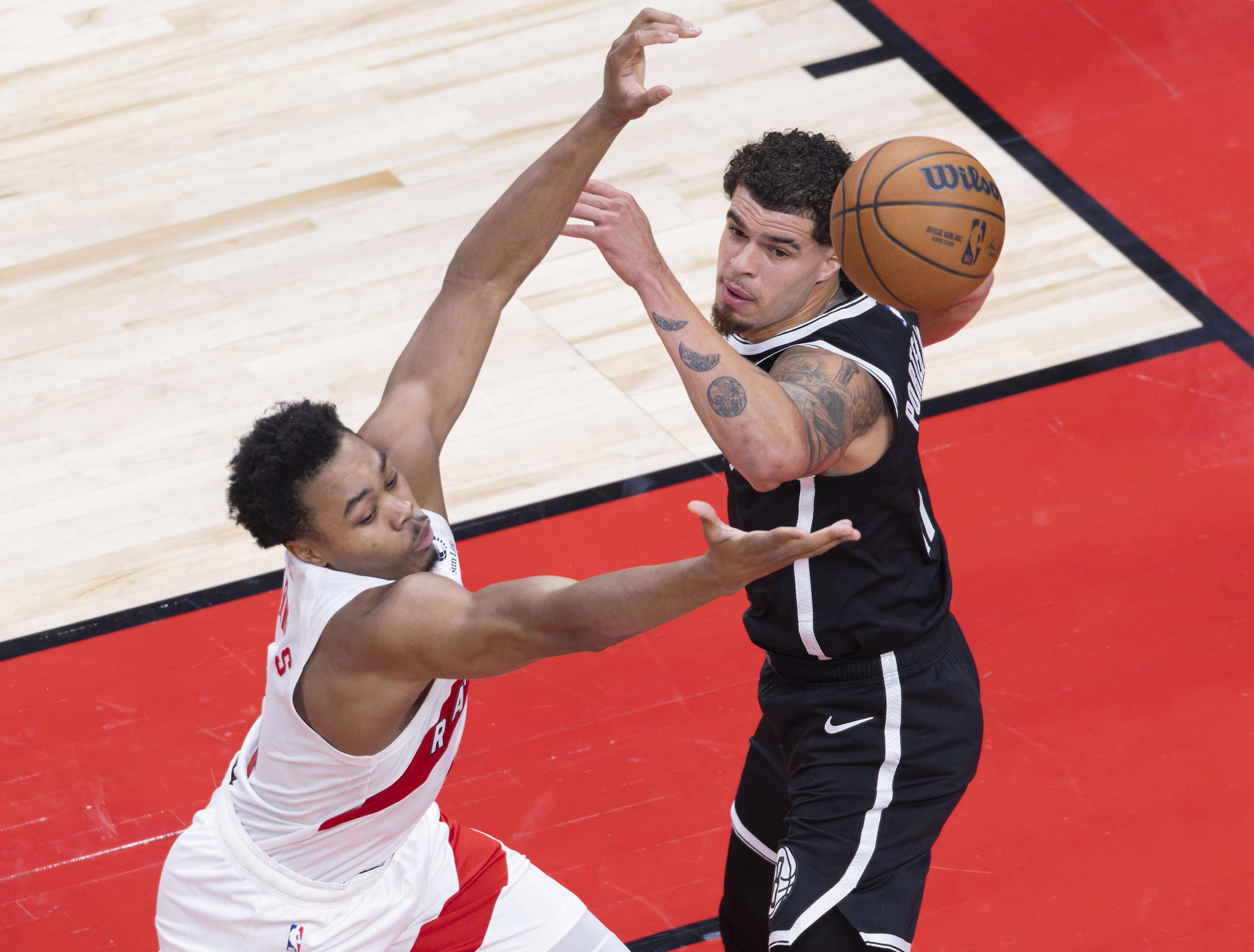 英雄联盟-包含多伦多猛龙迎NBA总决赛关键赛；赛前遗憾出局；目标明确；控场能力受关注的词条